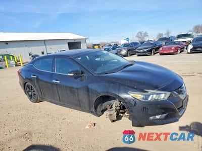 Czwarte zdjęcie samochodu z boku: 2016 NISSAN MAXIMA PLATINUM VIN:1N4AA6AP5GC408864 - miniatura