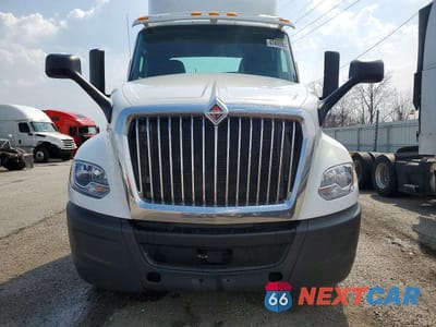 Zdjęcie 9 z 10 samochodu: 2019 INTERNATIONAL LT625 SEMI TRUCK VIN:3HSDZTZR1KN136276 - miniatura