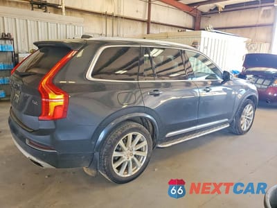Trzecie zdjęcie samochodu z tyłu: 2017 VOLVO XC90 T6 VIN:YV4A22PL6H1106904 - miniatura