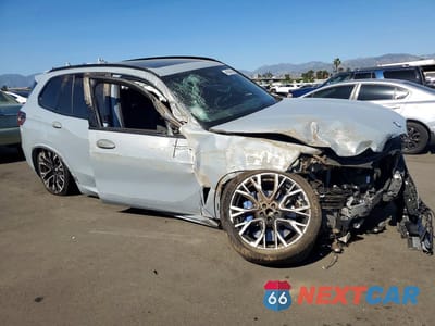 Czwarte zdjęcie samochodu z boku: 2024 BMW X5 M COMPETITION VIN:5YM13ET08R9T70651 - miniatura