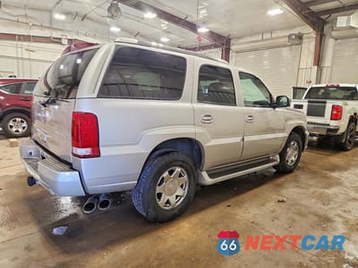 Trzecie zdjęcie samochodu z tyłu: 2005 CADILLAC ESCALADE LUXURY VIN:1GYEK63N25R100883 - miniatura