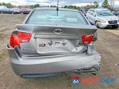 Zdjęcie 6 z 11 samochodu: 2010 KIA FORTE EX VIN:KNAFU4A26A5849721 - miniatura