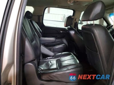 Zdjęcie 11 z 14 samochodu: 2007 CHEVROLET SUBURBAN K1500 VIN:3GNFK16377G308761 - miniatura