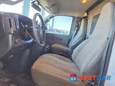 Zdjęcie 7 z 12 samochodu: 2018 CHEV EXPRESS G3500 VIN:1GCZGGFG0J1178826 - miniatura