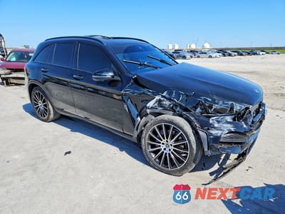 Czwarte zdjęcie samochodu z boku: 2021 MERCEDES-BENZ GLC 300 VIN:W1N0G8DB1MV274573 - miniatura