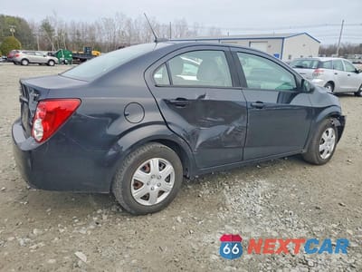 Trzecie zdjęcie samochodu z tyłu: 2015 CHEV SONIC LS VIN:1G1JA5SH0F4167440 - miniatura