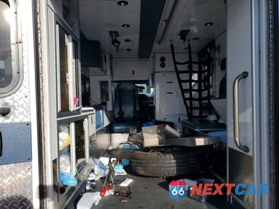 Zdjęcie 10 z 12 samochodu: 2017 FORD ECONOLINE E350 SUPER DUTY CUTAWAY VAN VIN:1FDWE3FS0HDC21393 - miniatura