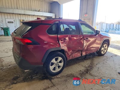 Trzecie zdjęcie samochodu z tyłu: 2019 TOYOTA RAV4 HYBRID XLE VIN:JTMRWRFVXKD007708 - miniatura