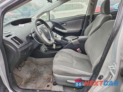 Zdjęcie 7 z 11 samochodu: 2013 TOYOTA PRIUS TWO VIN:JTDKN3DU7D1618439 - miniatura