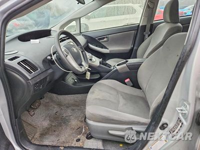 Zdjęcie 7 z 11 samochodu: 2013 TOYOTA PRIUS TWO VIN:JTDKN3DU7D1618439 - miniatura