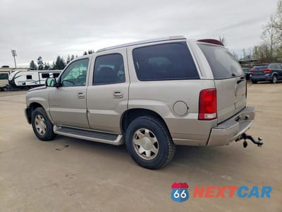 Drugie zdjęcie samochodu z przodu: 2005 CADILLAC ESCALADE LUXURY VIN:1GYEK63NX5R206689 - miniatura