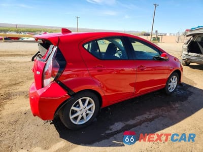 Trzecie zdjęcie samochodu z tyłu: 2016 TOYOTA PRIUS C THREE VIN:JTDKDTB36G1135591 - miniatura