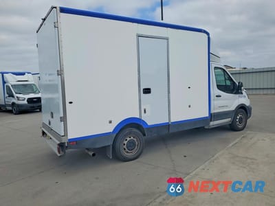 Trzecie zdjęcie samochodu z tyłu: 2022 FORD TRANSIT T-350 VIN:1FDBW5Z82NKA39712 - miniatura