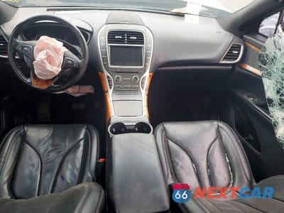 Zdjęcie 8 z 13 samochodu: 2018 LINCOLN MKX RESERVE VIN:2LMPJ8LP8JBL19990 - miniatura