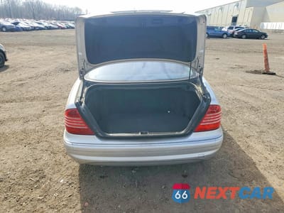 Zdjęcie 6 z 13 samochodu: 2006 MERCEDES-BENZ S VIN:WDBNG70J26A462385 - miniatura