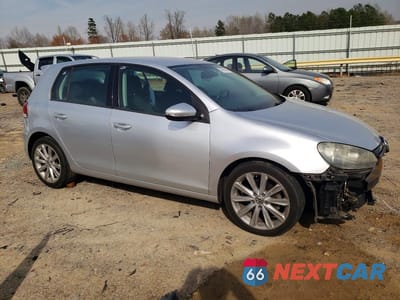 Czwarte zdjęcie samochodu z boku: 2013 VOLKSWAGEN GOLF VIN:WVWDM7AJ0DW069120 - miniatura