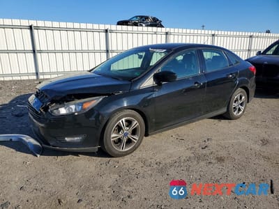 2018 FORD FOCUS SE 1FADP3FE4JL215193 - główne zdjęcie licytacji z USA - miniatura