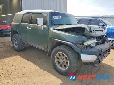 Czwarte zdjęcie samochodu z boku: 2013 TOYOTA FJ CRUISER BASE VIN:JTEBU4BFXDK154033 - miniatura