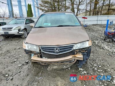 Piąte zdjęcie samochodu w środku: 2003 HONDA ODYSSEY EXL VIN:5FNRL18983B122215 - miniatura