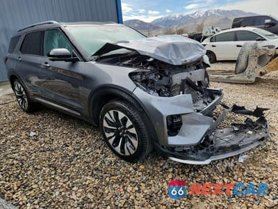 Czwarte zdjęcie samochodu z boku: 2025 FORD EXPLORER PLATINUM VIN:1FMUK8HH2SGB80303 - miniatura