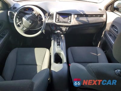 Zdjęcie 8 z 12 samochodu: 2019 HONDA HR-V LX VIN:3CZRU5H38KG706519 - miniatura