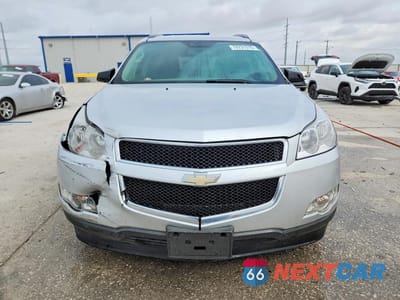 Piąte zdjęcie samochodu w środku: 2011 CHEVROLET TRAVERSE LS VIN:1GNKRFED0BJ409021 - miniatura