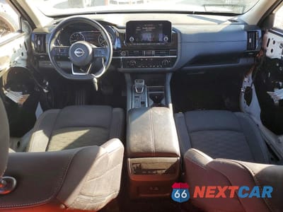Zdjęcie 8 z 14 samochodu: 2023 NISSAN PATHFINDER SV VIN:5N1DR3BA9PC251084 - miniatura