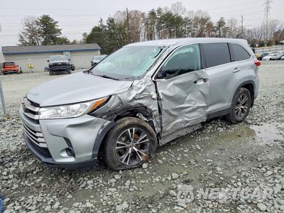 2019 TOYOTA HIGHLANDER LE 5TDBZRFH0KS718860 - główne zdjęcie licytacji z USA - miniatura