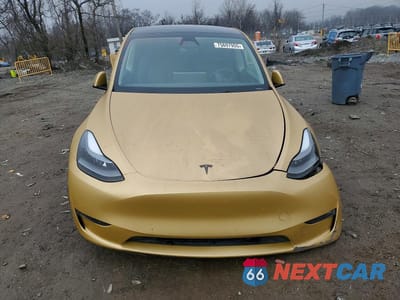 Piąte zdjęcie samochodu w środku: 2024 TESLA MODEL Y VIN:7SAYGDEF7RA285703 - miniatura