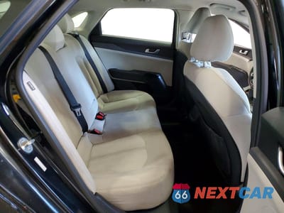 Zdjęcie 10 z 12 samochodu: 2021 KIA K5 LXS VIN:5XXG14J22MG030222 - miniatura