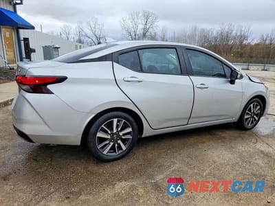 Trzecie zdjęcie samochodu z tyłu: 2021 NISSAN VERSA SV VIN:3N1CN8EVXML882856 - miniatura