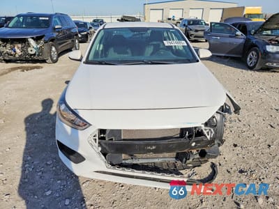 Piąte zdjęcie samochodu w środku: 2019 HYUNDAI ACCENT VIN:3KPC24A35KE068067 - miniatura