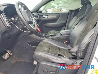 Zdjęcie 7 z 13 samochodu: 2019 VOLVO XC40 T5 R-DESIGN VIN:YV4162UM7K2068554 - miniatura