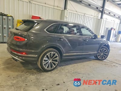 Trzecie zdjęcie samochodu z tyłu: 2023 BENTLEY BENTAYGA VIN:SJAHT2ZV0PC020005 - miniatura