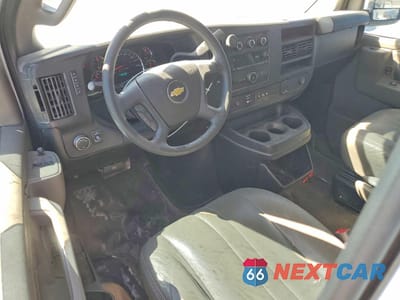 Zdjęcie 8 z 13 samochodu: 2021 CHEVROLET EXPRESS G2500 VIN:1GCWGAFP4M1152296 - miniatura
