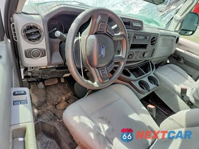 Zdjęcie 8 z 13 samochodu: 2025 FORD ECONOLINE E350 SUPER DUTY CUTAWAY VAN VIN:1FDWE3FN6SDD06224 - miniatura