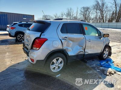 Trzecie zdjęcie samochodu z tyłu: 2020 CHEVROLET TRAX 1LT VIN:3GNCJLSB4LL201022 - miniatura