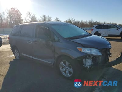 Czwarte zdjęcie samochodu z boku: 2017 TOYOTA SIENNA LE VIN:5TDKZ3DC1HS808029 - miniatura