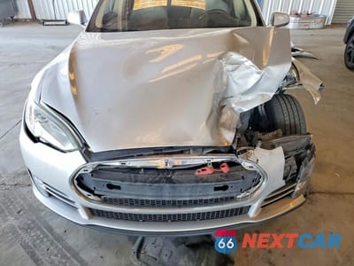 Zdjęcie 11 z 13 samochodu: 2013 TESLA MODEL S VIN:5YJSA1CNXDFP17886 - miniatura