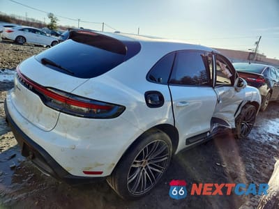 Trzecie zdjęcie samochodu z tyłu: 2023 PORSCHE MACAN BASE VIN:WP1AA2A57PLB12115 - miniatura