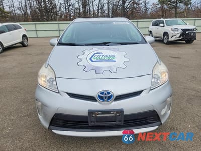 Piąte zdjęcie samochodu w środku: 2015 TOYOTA PRIUS TWO VIN:JTDKN3DU9F0470643 - miniatura