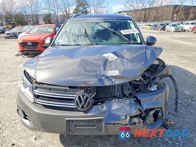 Piąte zdjęcie samochodu w środku: 2014 VOLKSWAGEN TIGUAN S VIN:WVGBV3AX6EW555994 - miniatura