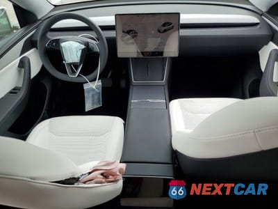Zdjęcie 8 z 12 samochodu: 2026 TESLA MODEL Y VIN:7SAYGDED1TA496773 - miniatura