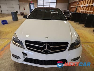 Piąte zdjęcie samochodu w środku: 2015 MERCEDES-BENZ C 250 VIN:WDDGJ4HB0FG435017 - miniatura