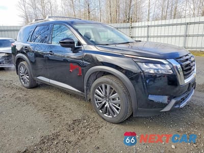 Czwarte zdjęcie samochodu z boku: 2025 NISSAN PATHFINDER SL VIN:5N1DR3CDXSC254903 - miniatura