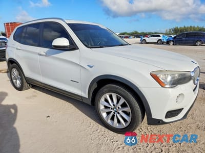 Czwarte zdjęcie samochodu z boku: 2017 BMW X3 SDRIVE28I VIN:5UXWZ7C34H0V92706 - miniatura