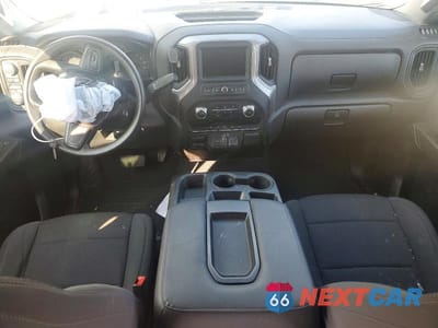 Zdjęcie 8 z 12 samochodu: 2021 GMC SIERRA K1500 VIN:3GTP9AEKXMG245703 - miniatura