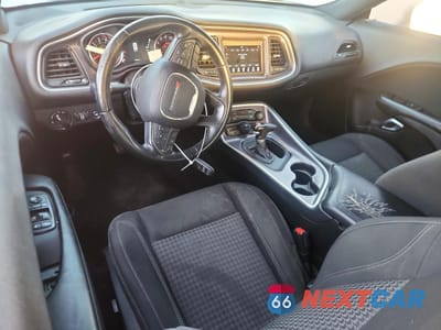 Zdjęcie 8 z 12 samochodu: 2018 DODGE CHALLENGER SXT VIN:2C3CDZAG9JH245415 - miniatura