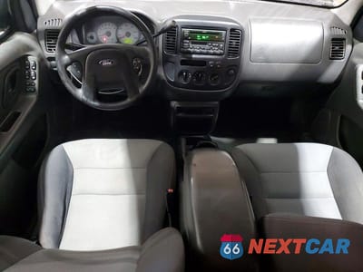 Zdjęcie 8 z 13 samochodu: 2003 FORD ESCAPE XLS VIN:1FMYU02123KC54150 - miniatura