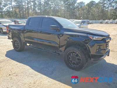 Czwarte zdjęcie samochodu z boku: 2023 CHEVROLET COLORADO VIN:1GCPTDEK7P1126416 - miniatura